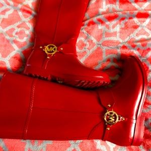 Michael Kors red rain boots size 7 never worn